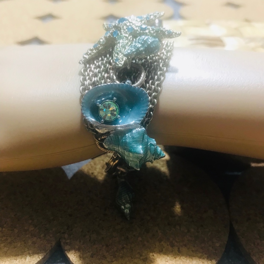 Beautiful bracelets - Picture 2 of 8